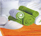 Cama, mesa e banho em Cascavel